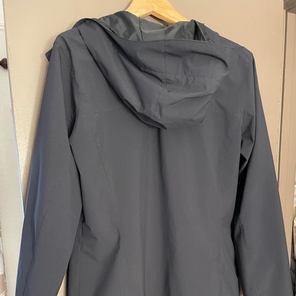 Columbia Windbreaker Jacket - Black with Hood and Velcro Closures - Picture 2 of 15